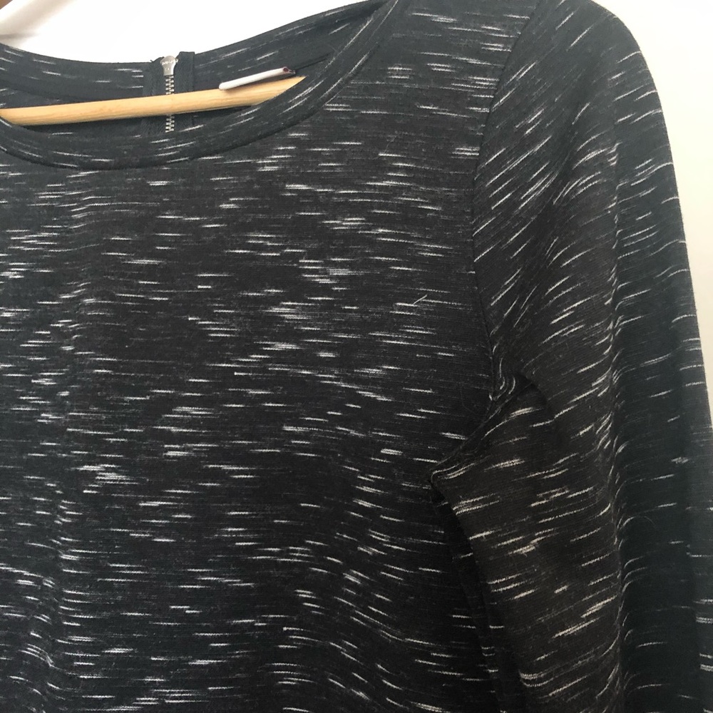Black Heathered Tunic Top, M - Picture 2 of 5